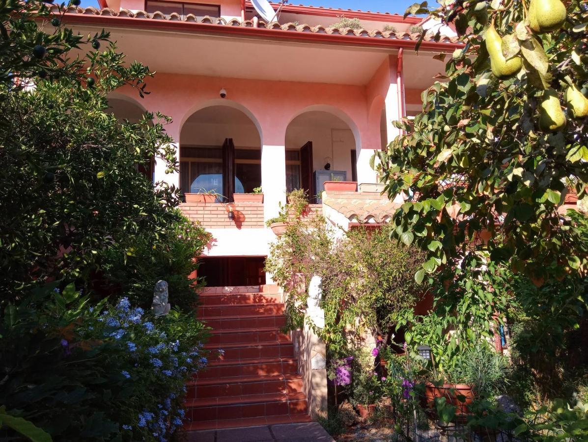 Villa Corrias Siliqua Exteriör bild