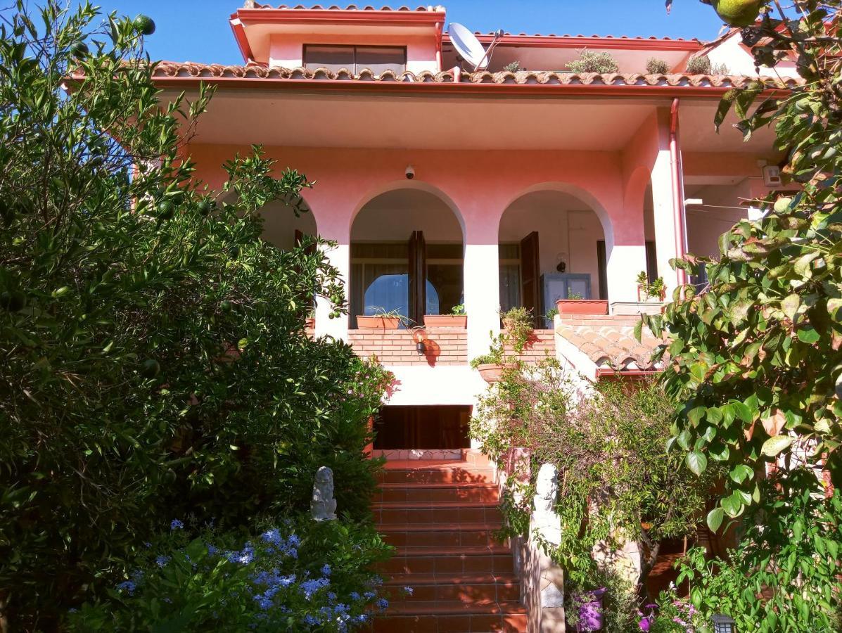 Villa Corrias Siliqua Exteriör bild