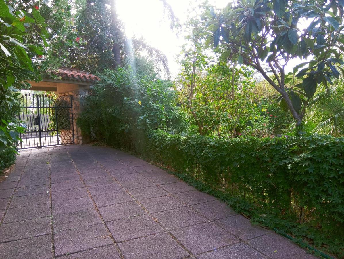 Villa Corrias Siliqua Exteriör bild