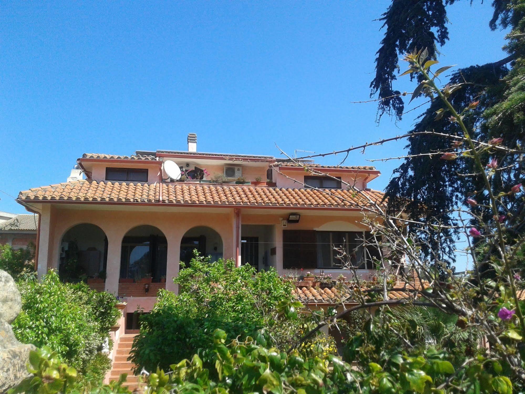 Villa Corrias Siliqua Exteriör bild